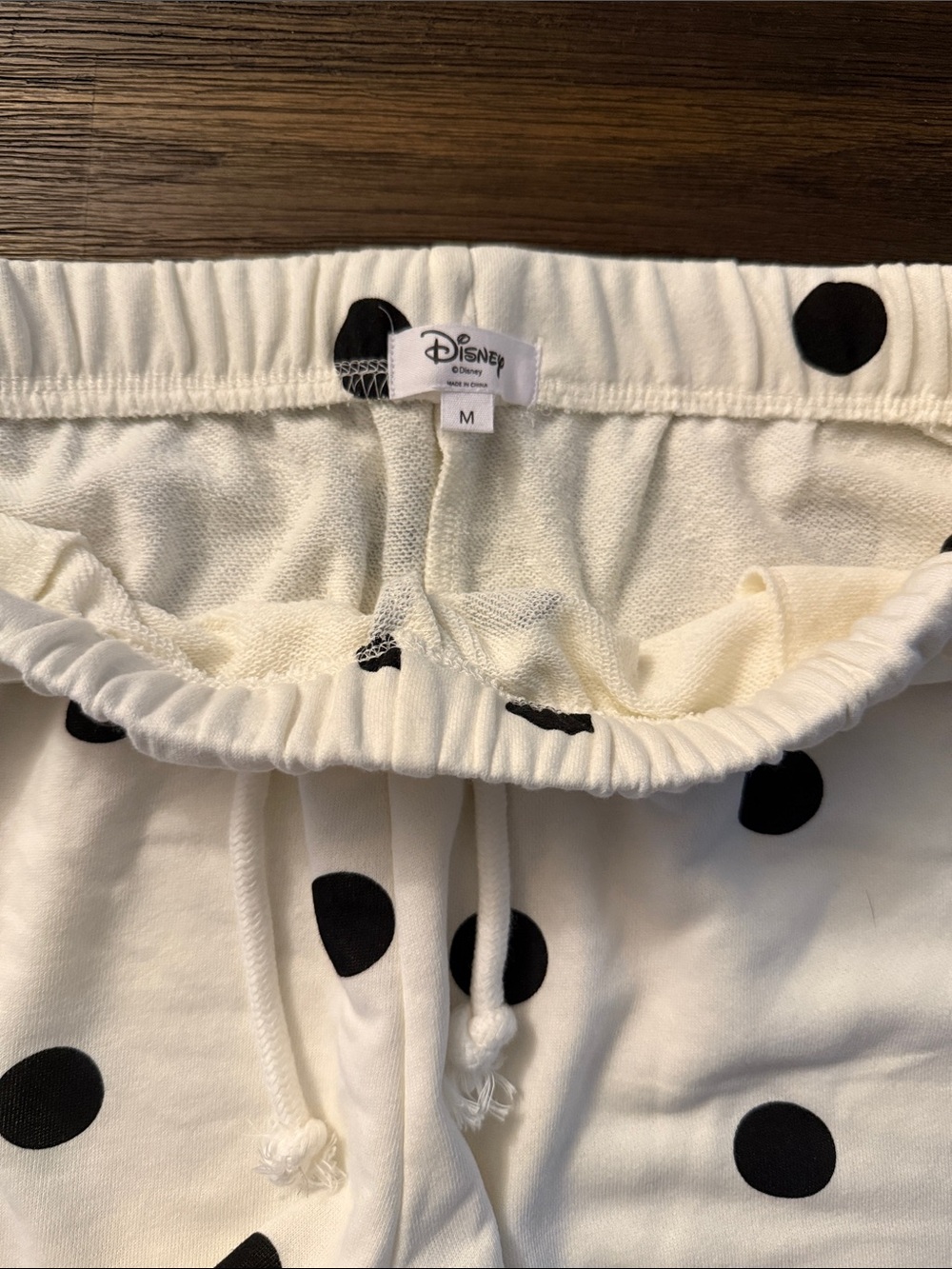 Disney White with Black Polka Dots Pull-On Drawstring Shorts Medium NWT - Picture 2 of 10
